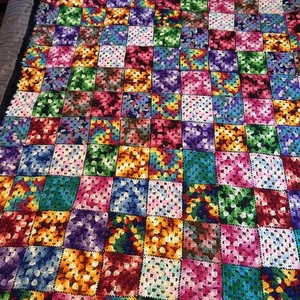 Vintage große Granny Square/Rosanne Afghan Decke handgehäkelt ca. 76x56. - Bild 1 von 17