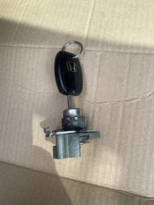 Honda Civic 2006/2010 Driver Side Front Door Barrel - Picture 1 of 1