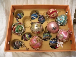 Konvolut Vintage Perlen Weihnachtsschmuck Glas mit Quasten - Bild 1 von 24