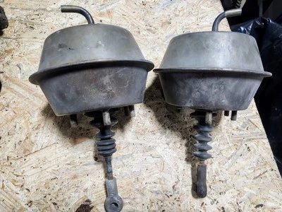68-82 C3 Corvette PAIR Headlight Vacuum Actuator Tank Ball & Clevis GOOD FLAWS - Image 1 of 3