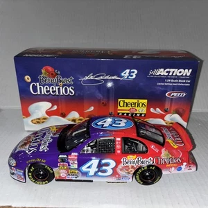 John Andretti #43 Cheerios/ Berry Burst Cheerios 2003 NASCAR 1:24 Diecast Action - Picture 1 of 4