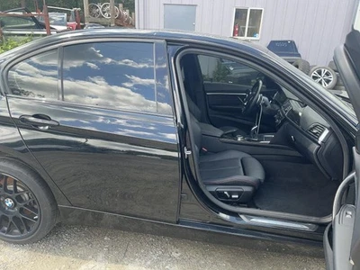 2012-2018 BMW 320i ROCKER DIREITO COM POSTE PRETO PC:668 SEDAN 2.0 AWD 73K 57247 - Imagem 1 de 4