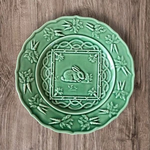 Bordallo Pinheiro Majolica Portugal 9" Green Bunny Easter Luncheon Plate - Picture 1 of 4