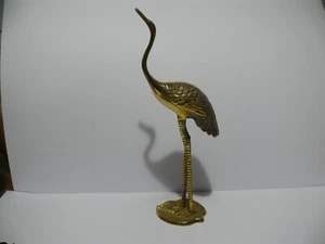 CIGÜEÑA DE LATÓN ALTA DE COLECCIÓN EN LIRIO ALMOHADILLA. - Imagen 1 de 9