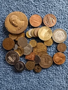FOUR POUNDS MIXED TOKENS,MEDALS,JUNK! - Picture 1 of 4