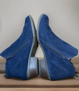 Arizona Jean Co Women's 7.5 Navy Blue Bottes Faux Suede Zip Side Booties NEW - Picture 1 of 8