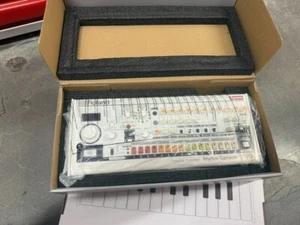 Supreme Roland TR-08-SUP SOLD OUT Drum Machine - Picture 1 of 3