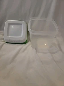Rubbermaid Freshworks Small 2.5 Cups 591 ml Produce Saver (No Green Tray) - Picture 1 of 5