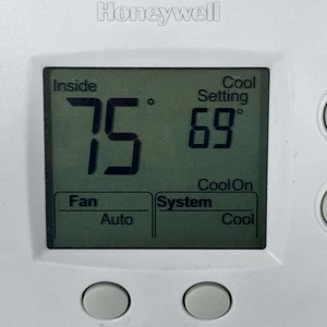 Honeywell FocusPRO 5000 TH5110D1022 Non-Programmable Thermostat, 1H/1C - Picture 1 of 10