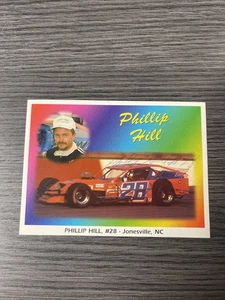1995 Phillip Hill #28 Jonesville NC S.M.A.R.T. Tarjeta de carreras Auto’d 3,75” X 5,25” - Imagen 1 de 3