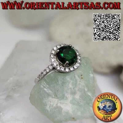 Anello in Argento 925‰ smeraldo sintetico tondo incastonato contornato da zircon - Immagine 1 di 4