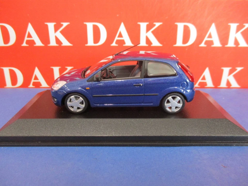 Die cast 1/43 Modellino Auto Ford Fiesta Mk.V 2 doors Blue M. 2002 - Immagine 1 di 4