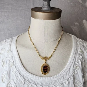 Collar colgante de filigrana tono dorado con concha de tortuga y perlas de imitación vintage - Imagen 1 de 12