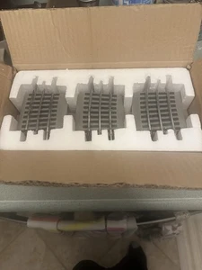 Lionel 6-16835 O-48 1/4 Curved FasTrack Section Single Track - Sold Individually - Picture 1 of 3