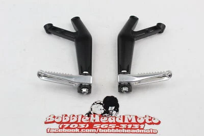 20-24 YAMAHA YZF R1 OEM JUEGO DE CLAVIJAS DE PASAJERO TRASERO PAR A7 Foto 1 de 4