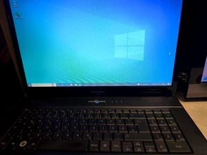 Emachines G725 laptop 17 zoll gebraucht, ChromeOS Flex + Windows 10 - Bild 1 von 9