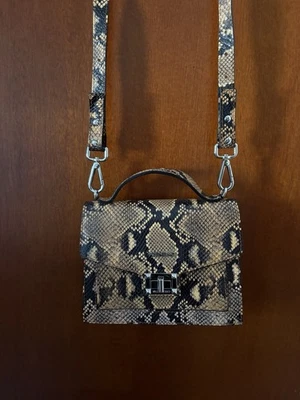 Bolso Bandolera Mario Valentino Python Asa Superior Foto 1 de 4