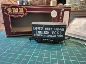 Airfix Products Great Model Railway OO Gauge 12T Box Car Express Dairy #54301-7 - Picture 1 of 10