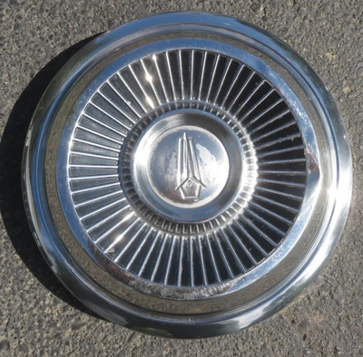 Plymouth Barracuda Satellite Belvedere 1967-69 tapacubos 10" ~ plato para perro pobreza 68 Foto 1 de 4