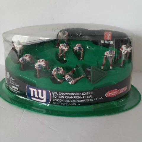 McFarlane Sports Ultimate Team Set 2008 NY Giants In Sealed Display Cover