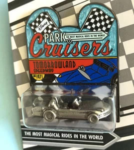 Disneyland Pin Autopia Car First in Park Cruisers LE 2000 Tomorrowland Speedway - Picture 1 of 3