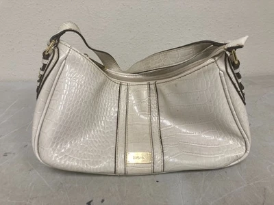 liz&co. Bolso de mano de cuero marfil con cadena dorada en relieve Foto 1 de 4