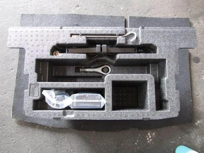 Kit de herramientas DAIHATSU Tanto 2014 DBA-LA600S 09111B2010 [Usado] [PA64337816] Foto 1 de 4