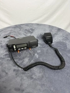 Motorola Radius M1225 UHF 40W Two Way Radio M44DGC90J2AA With Mic - Zdjęcie 1 z 8