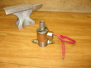 Parker V5L65460 *USED* Solenoid Valve 120VAC 400psi - Picture 1 of 8