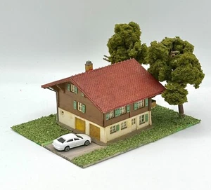 N Scale Modern Weathered 3-Story Chalet Style Family Home Fully assembled Lighte - Picture 1 of 5
