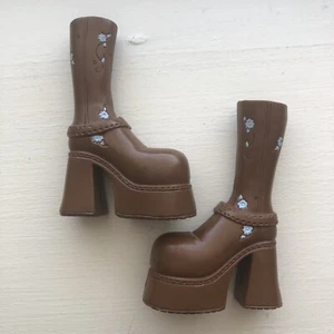 Bratz 2001 First Edition Yasmin Pair of Doll Shoes - Brown Boho Platform Boots - Picture 1 of 7