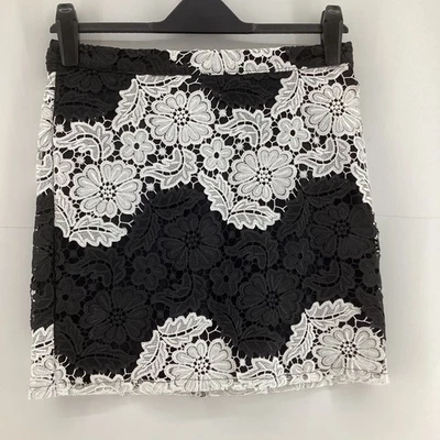Minifalda de encaje Miss Selfridge Petites negra blanca UK 12 EU 40 US 8 Foto 1 de 4
