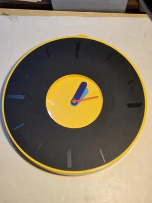 Reloj de pared vintage IKEA Pladdra amarillo y negro 135/8" probado Chenyi Ke Memphis Foto 1 de 2