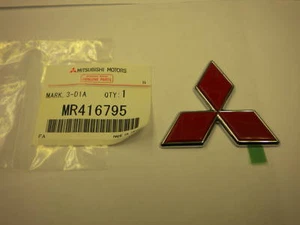 Emblema genuino FABRICANTE DE EQUIPOS ORIGINALES insignia Montero Sport triple diamante trasero 1999 2000 mr416795 - Imagen 1 de 1