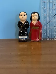 Estatuillas japonesas vintage de sal y pimentero - Imagen 1 de 6