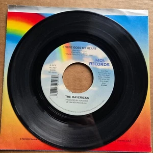 THE MAVERICKS There Goes My Heart COUNTRY 45 7" Record Vinyl Records - Picture 1 of 2
