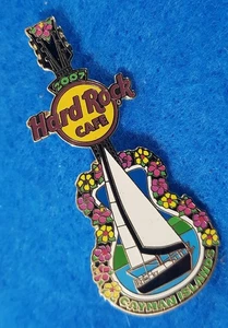 Islas Caimán Caribe velero barco yate guitarra 2007 Hard Rock Café PIN LE - Imagen 1 de 1