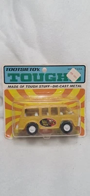Tootsietoy Toughs Buzy Bee Bus 1970 Nuevo en Paquete Diecast y Plástico Furgoneta de 4" Foto 1 de 4