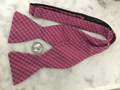 PAJARITA DE SEDA ROSA PEONÍA JOS A BANK DE COLECCIÓN PARA HOMBRES PANEL A CUADROS USADA EN EXCELENTE ESTADO JOSEPH USADA EN EXCELENTE ESTADO 2.5 Foto 1 de 4