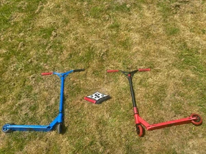 Sacrifice OG Player Scooter Black / Red and OG Hustler Scooter Blue with grips - Picture 1 of 1