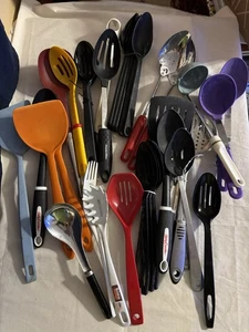37 Vintage Melamine /Plastic Kitchen Utensils-Oneida-Betty Crocker,Mixed Lot - Picture 1 of 8