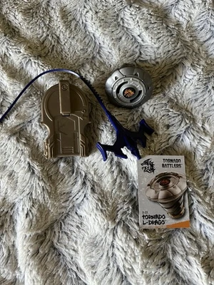 2011 Beyblade XTS X-01 Tornado L-Drago Extreme Top System com lançador - Imagem 1 de 4