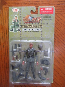 The Ultimate Soldier XD #10636 Wermacht Assault Gunner Kurt Schro escala 1:18 sin usar, en caja - Imagen 1 de 2