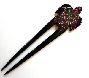 Pic à cheveux en bois sculpté décor Tortue Aborigène - Imagen 1 de 2