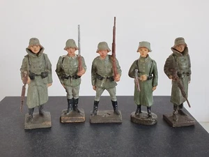5 Elastolin Lineol Soldaten Wachposten stillgestanden Gewehr Militär II WK Masse - Bild 1 von 5