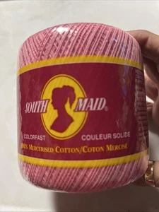 Hilo de ganchillo South Maid color 493 rosa francesa 350 yardas - Imagen 1 de 4