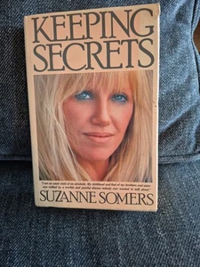 Keeping Secrets by Somers, Suzanne Signed By Author  - Foto 1 di 11