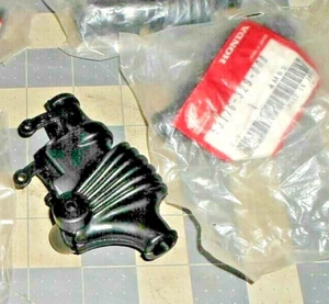 HONDA CR250M 53176-329-000 RIGHT CONTROL LEVER COVER 1 QUANTITY FREE SHIPPING - Bild 1 von 1