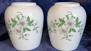 2 X Crown Staffordshire CLEMATIS Vase 13.5cm TALL X 12cm WIDE Gold (Pair) - Picture 1 of 10