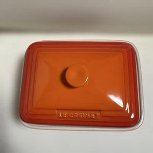 Le Creuset Piatto Burro con Coperchio 13 fl oz Fiamma Arancio Gres - Foto 1 di 4